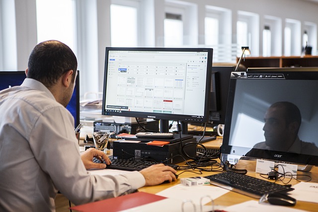 Importance of computer in business